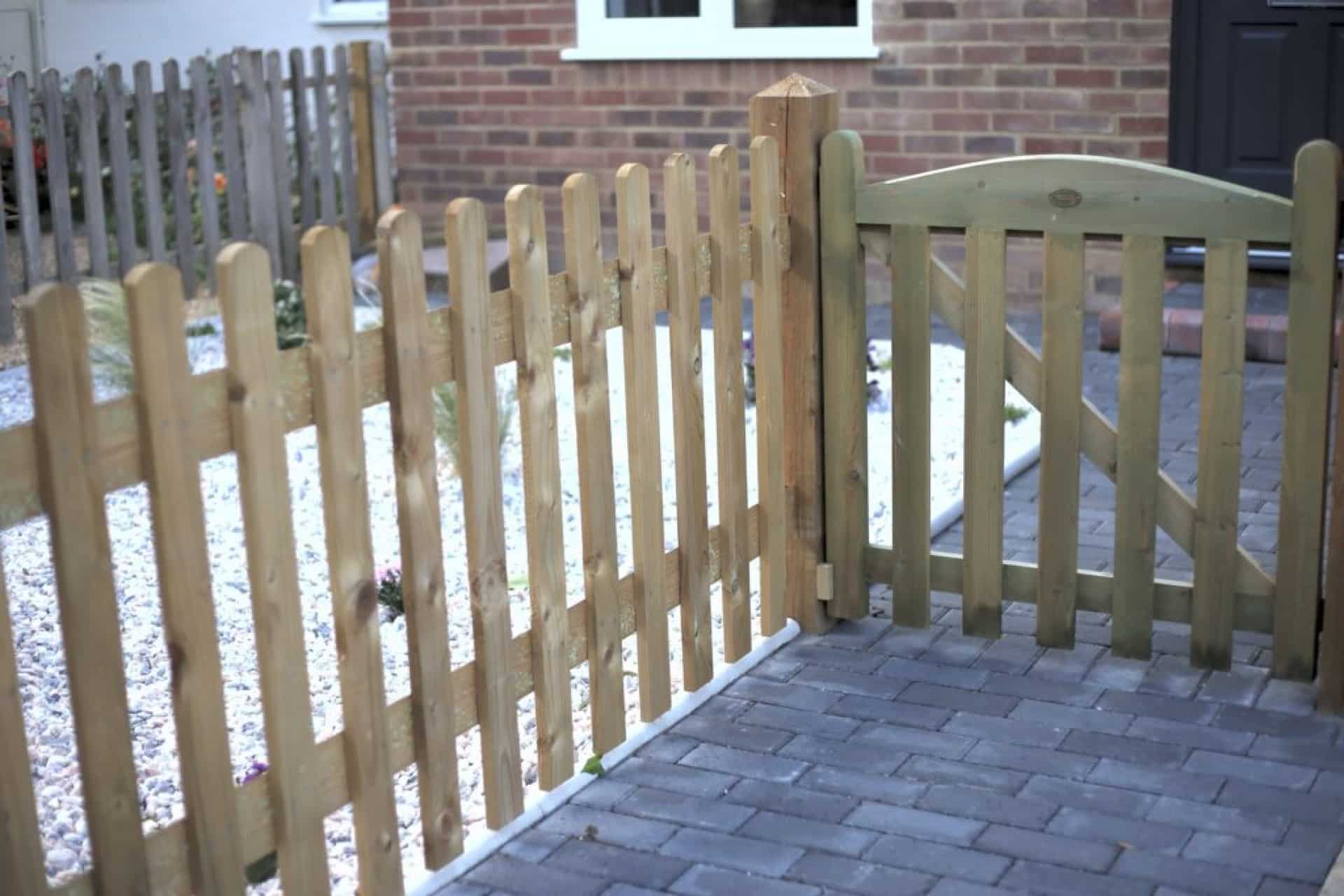 Qualified Bath Fencing experts